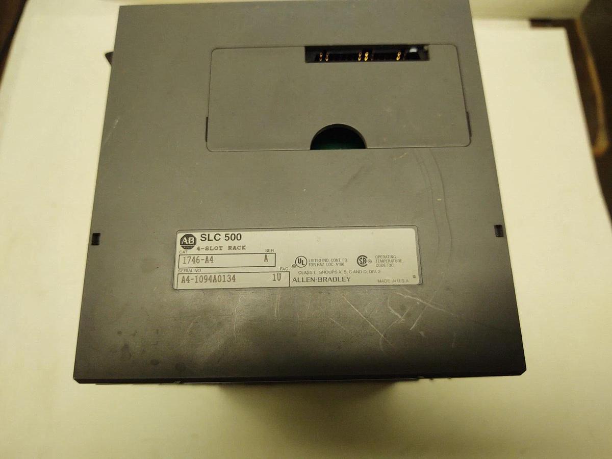 Used Allen-Bradley PLC 1746-A4 SLC500 DC Input, DC Sink, Relay Output + SLC 5/01 CPU
