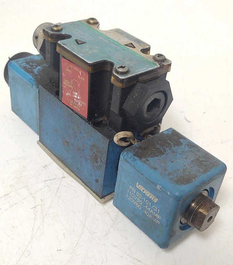 Used 🔥Vickers DG4V-3S-6N-M-FPA5WL-B5-60 Solenoid Directional Valve