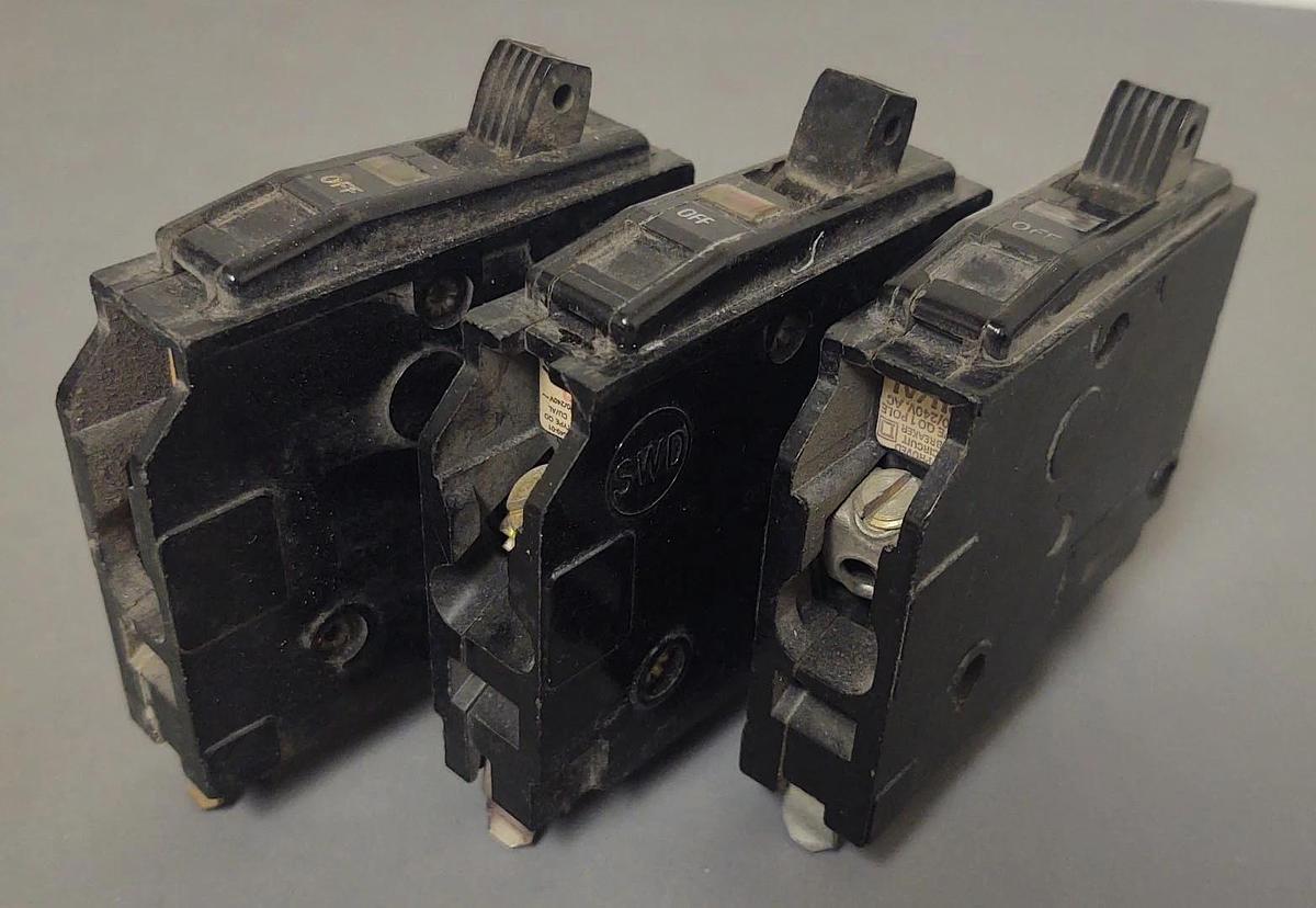 Used 🔥SQUARE D QO140 (1) Single Pole 40 AMP Type QO Circuit Breaker (2) 20A
