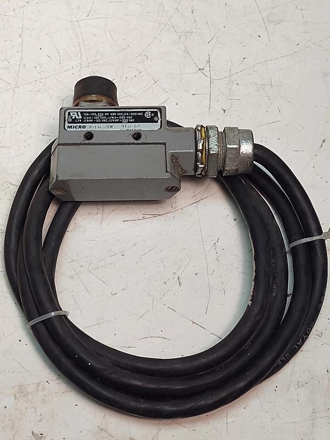 Used Honeywell Micro Switch Bze6-2Rn Limit Switch, Plunger, TESTED with 5ft cord