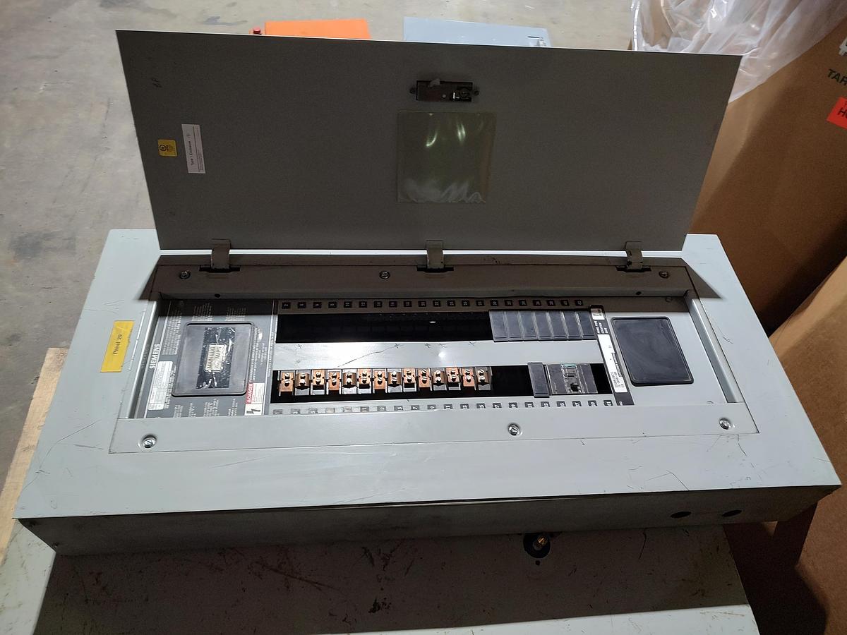 Used Siemens S2E30ML250CTS 3 Phase 4 Wire 250A 480Y/277V Type S2 Nema1 MLO Panel Board