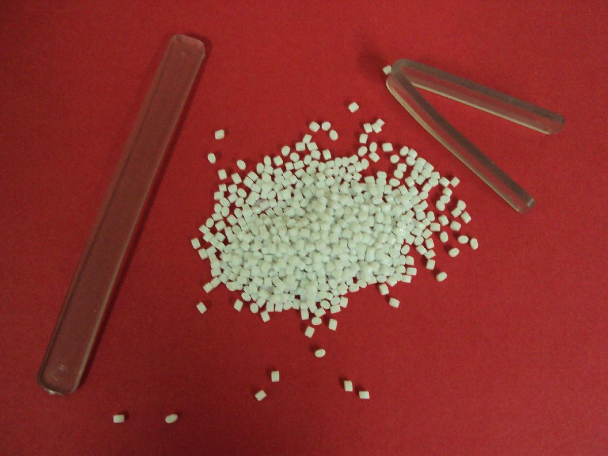 PET Clear Plastic Pellets Resin Material 50 Lbs Injection Molding