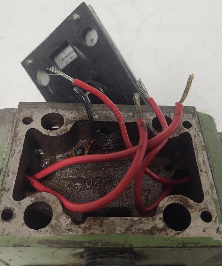 Used đŸ”¥TESTED Vickers DG4S4-012C-50 Directional Valve Pilot Coil 316011 115V