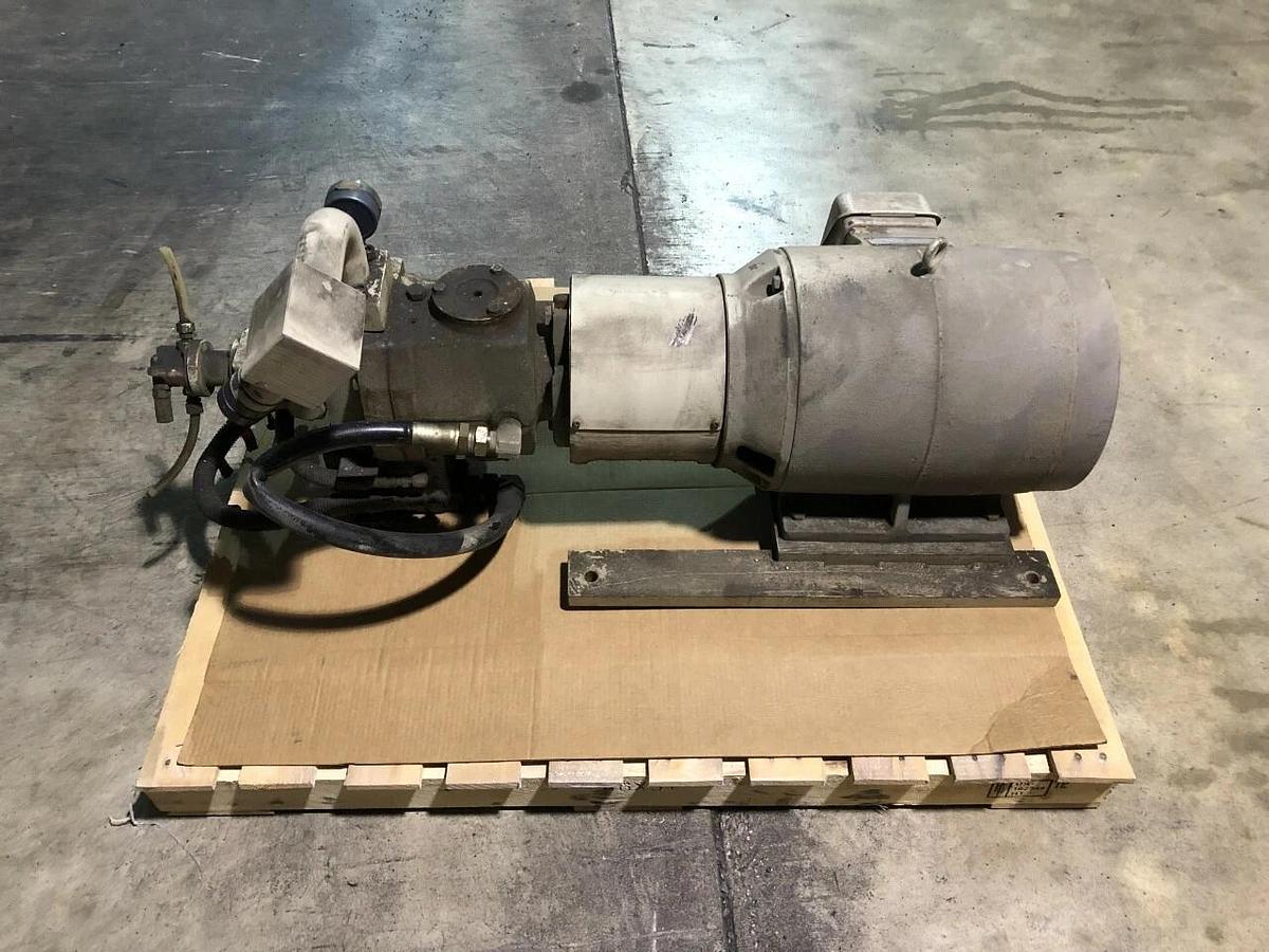 Used World energy Toshiba induction motor TIKK 15 kw frame 160L Daikin Piston pump