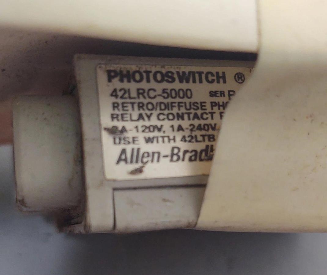🔥NEW ALLEN BRADLEY, 42MRU-5000 PHOTOSWITCH, SERIES C, with USED 42LRC-5000