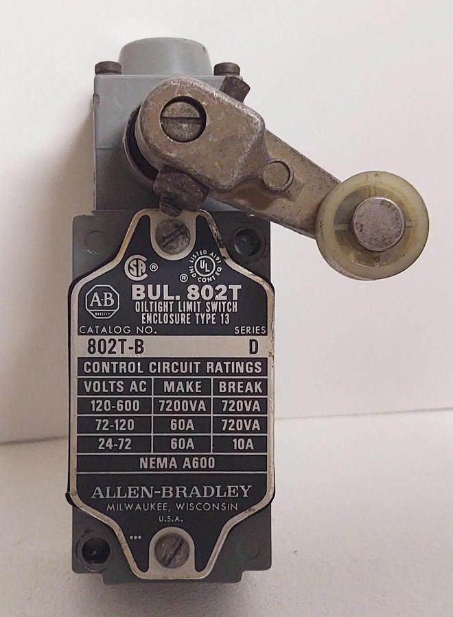 Used Allen-Bradley Oil Tight Limit Switch 802T-B D Right Hand Rotating Arm Roller