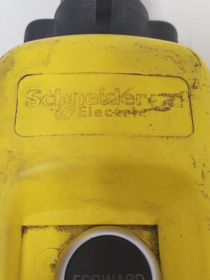Used 🔥 SCHNEIDER ELECTRIC- 4-BUTTON CORDED CONTROL PENDANT HOIST, TROLLEY