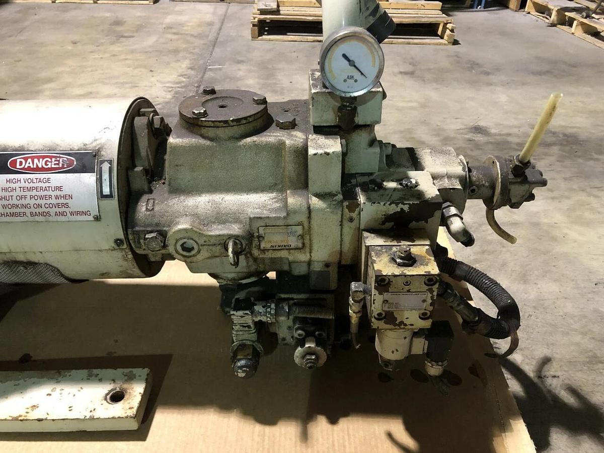 Used World energy Toshiba induction motor TIKK 15 kw frame 160L Daikin Piston pump