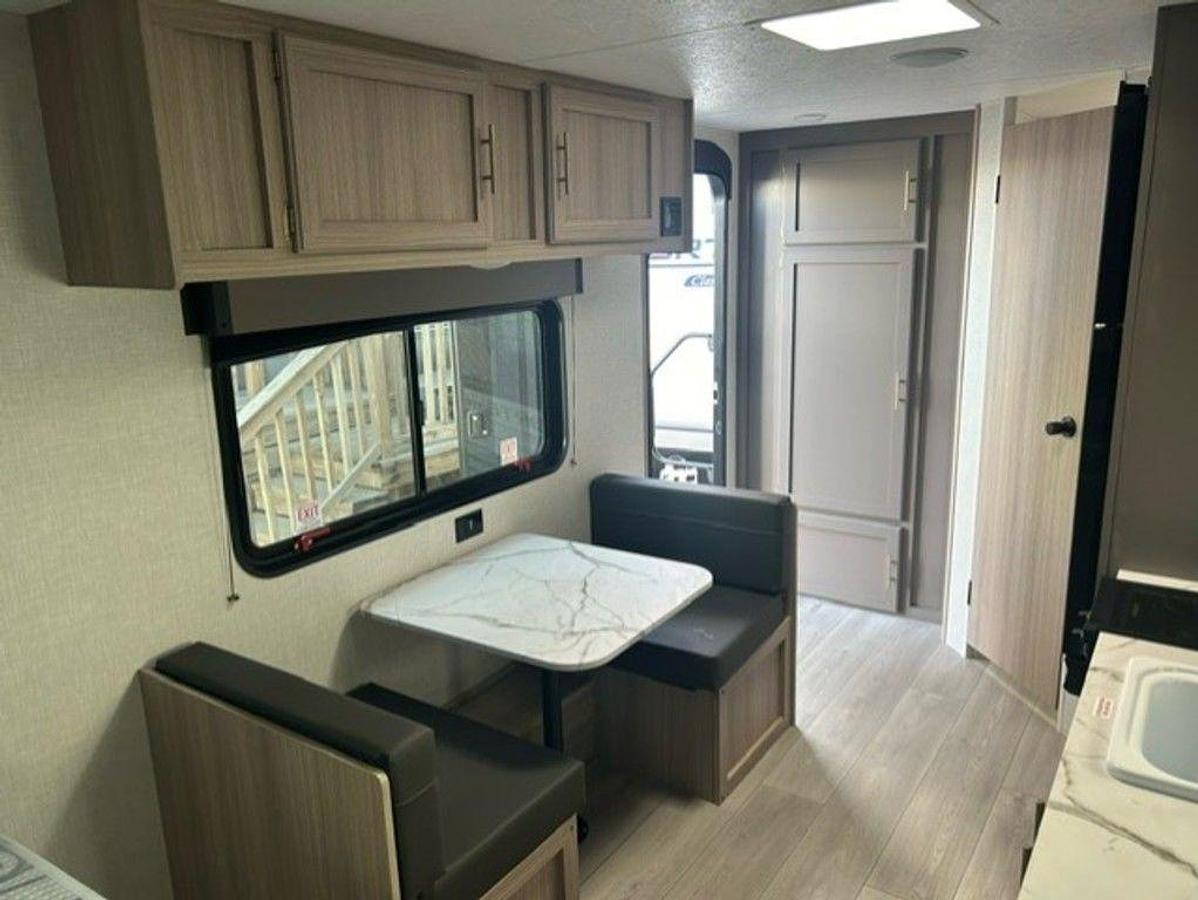 2025 KZ RV Sportsmen Classic 160QB