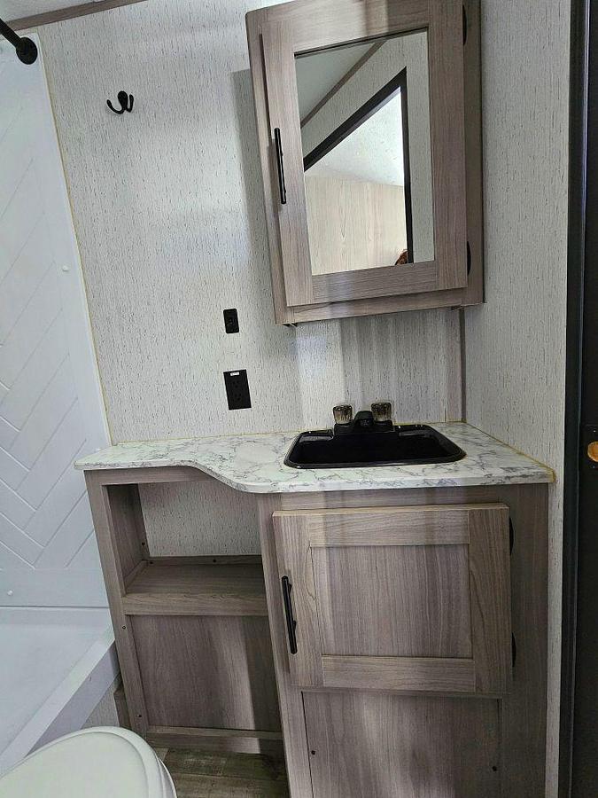 Used 2022 DUTCHMEN COLEMAN LATERN 285BH