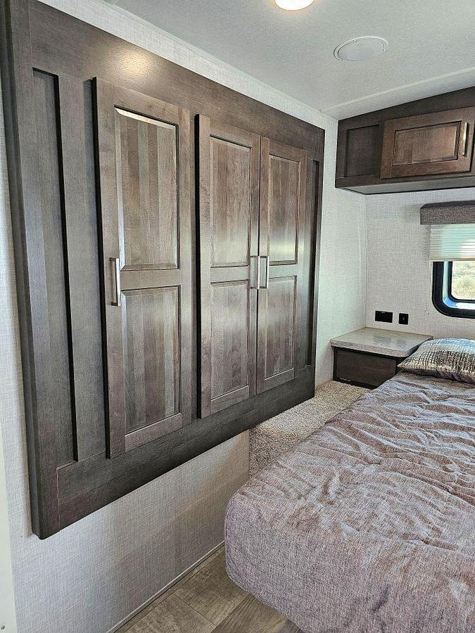 Used 2021 FOREST RIVER ROCKWOOD ULTRA LITE 2606WS