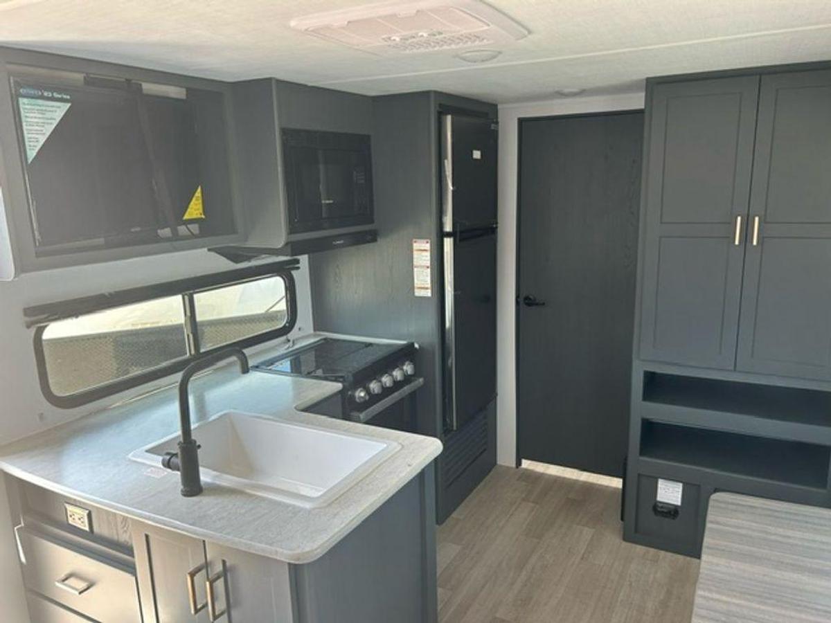 2025 Keystone RV Bullet Classic Travel Trailers 1840RB