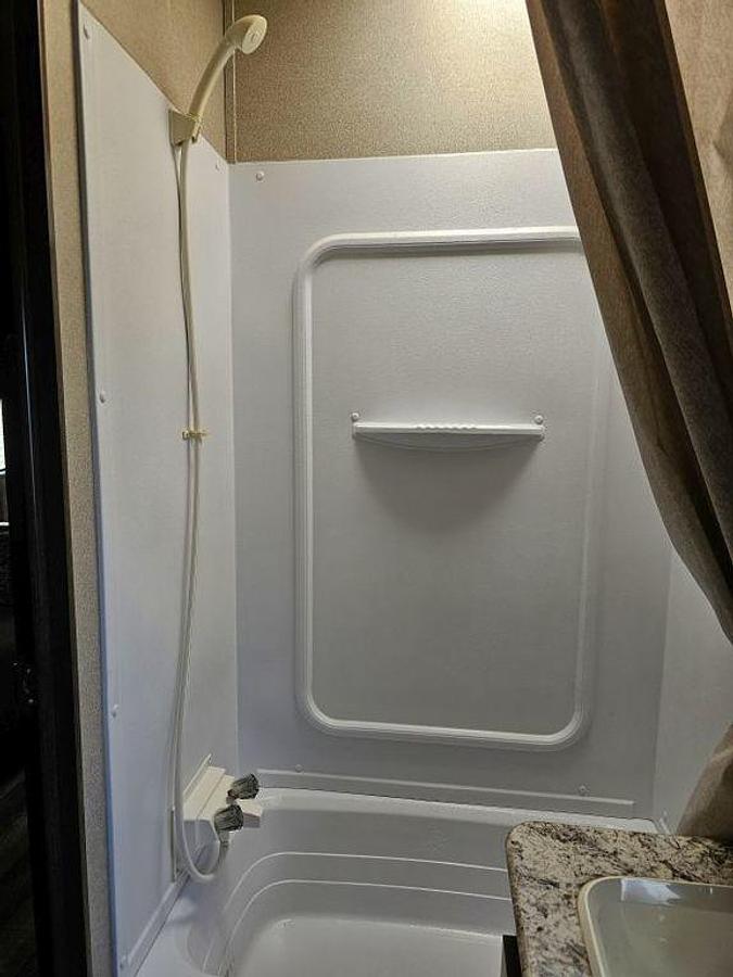 Used 2018 Keystone RV Hideout 308BHDS