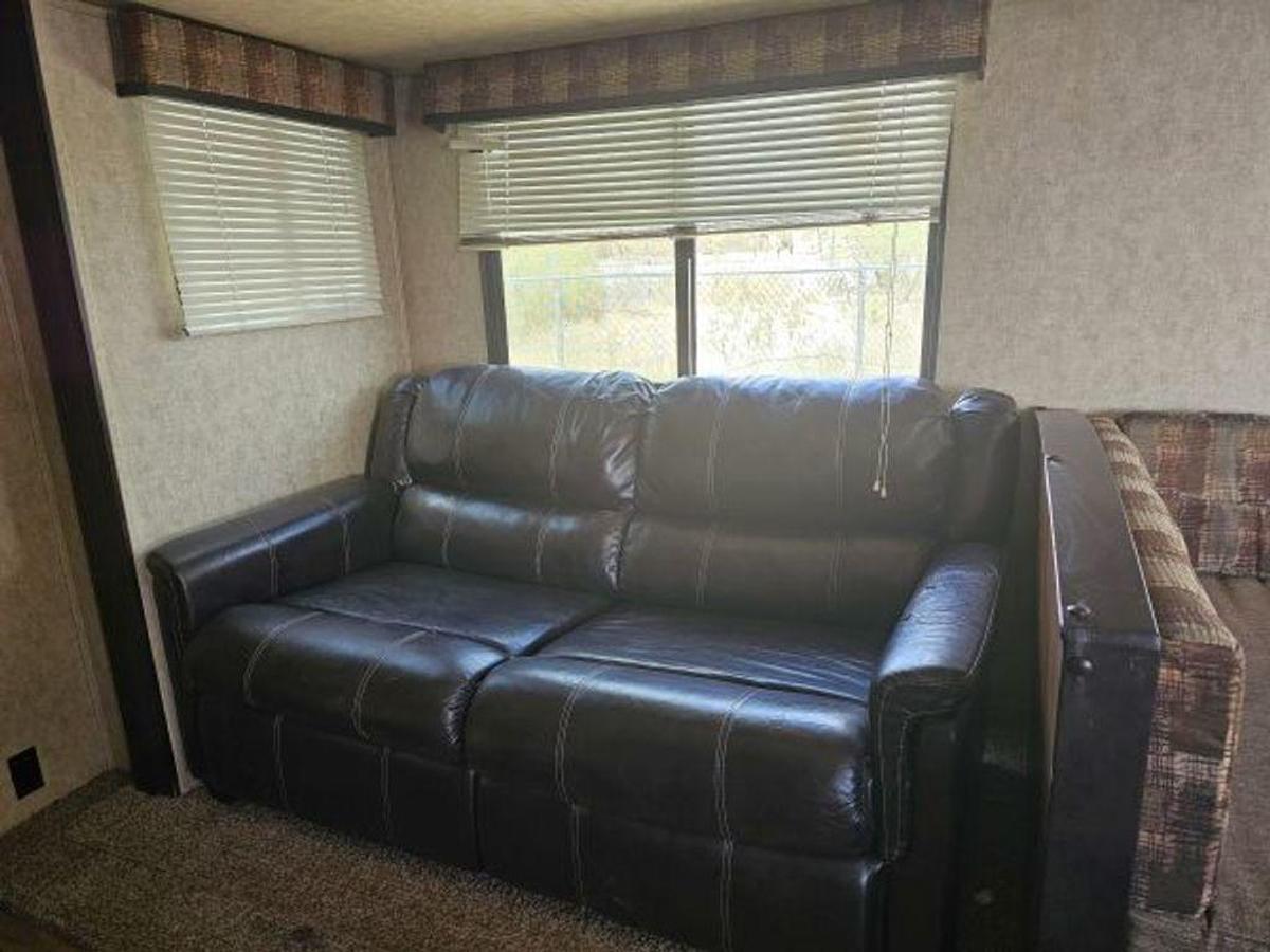 Used 2017 Prime Time Avenger ATI 27RBS