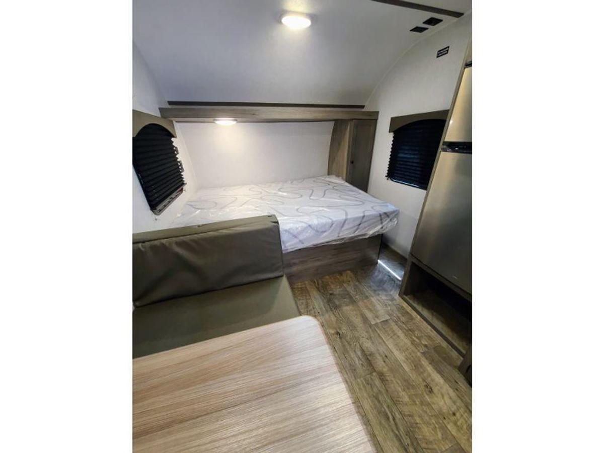 Used 2024 Sunset Park RV Sun Lite LTD 19BH