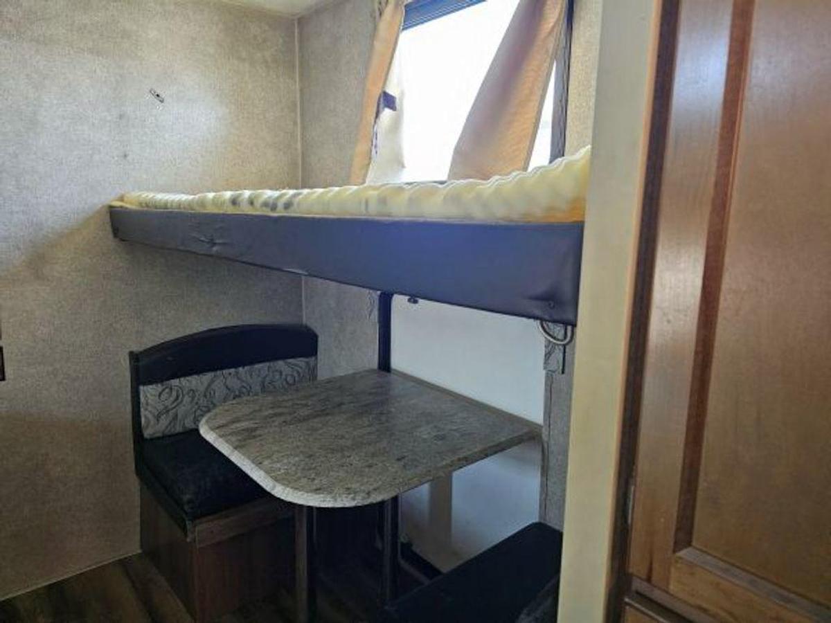 Used 2017 Coachmen Catalina SBX 291QBS