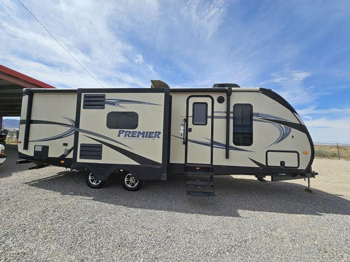 Used 2015 Keystone RV PREMIER 26RBPR