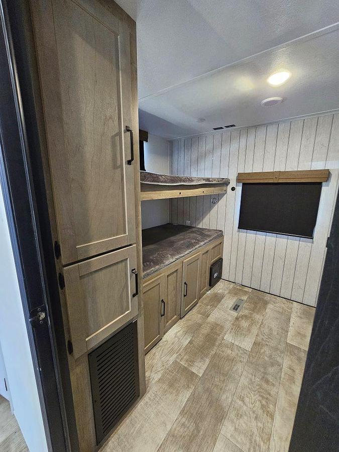 Used 2025 FOREST RIVER PUMA 32BHFS