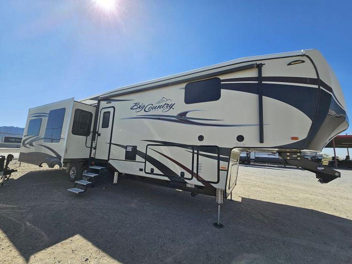 Used 2018 HEARTLAND  BIG COUNTRY 3560 SS