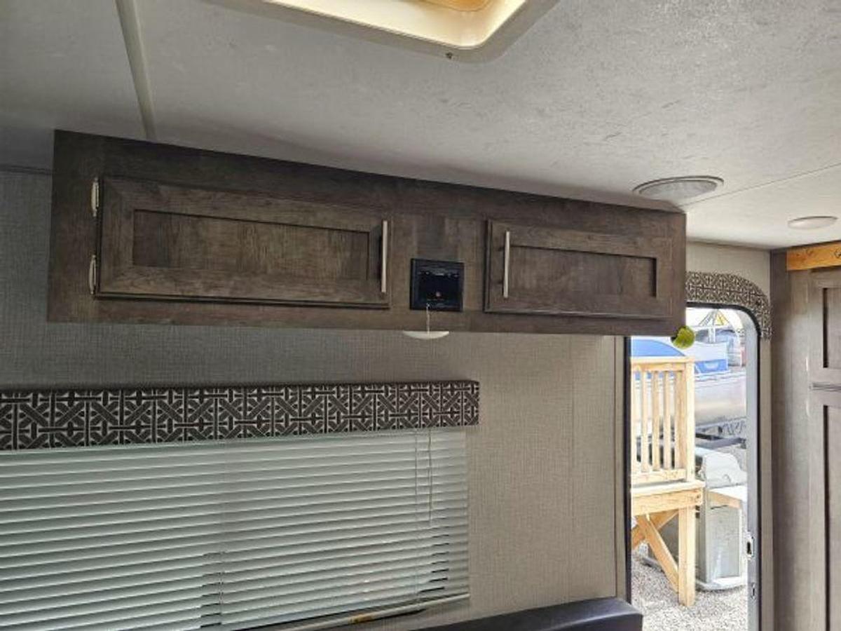 Used 2020 KZ RV Sportsmen Classic SE 130RBSE