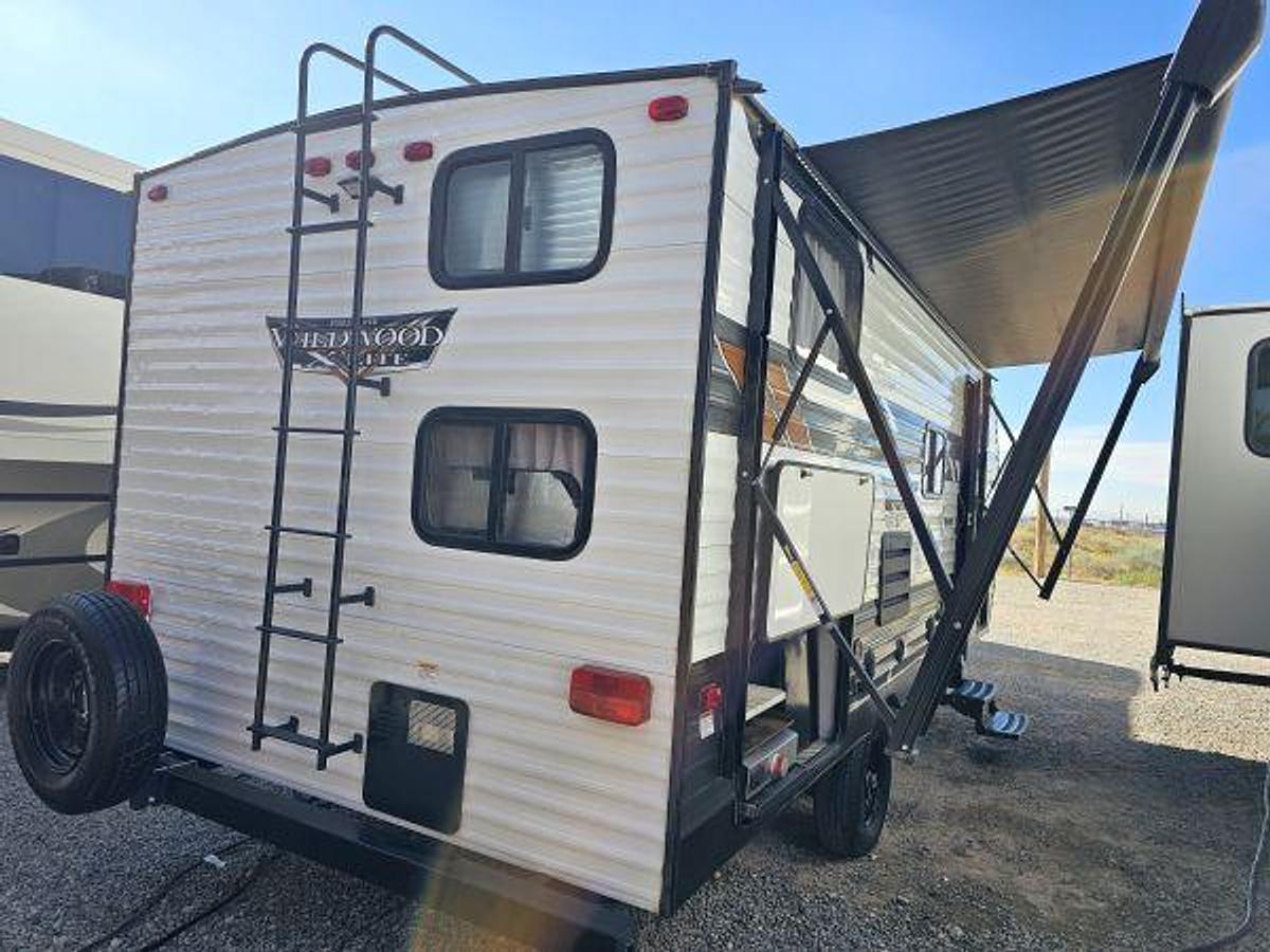 Used 2022 FOREST RIVER WILDWOOD X-LITE T178BHSK
