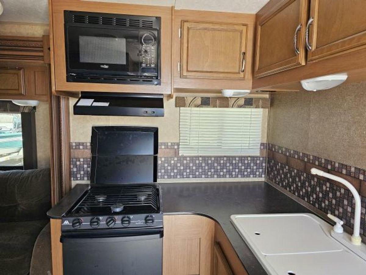 Used 2014 Starcraft Launch Ultra Lite 26BHS