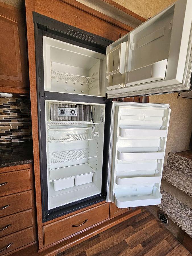 Used 2011 HEARTLAND ELKRIDGE 34TSRE