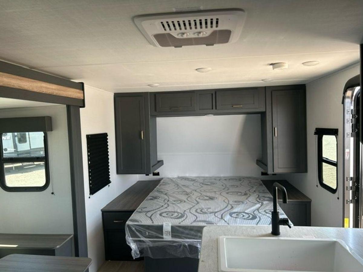 2025 Keystone RV Bullet Classic Travel Trailers 1840RB