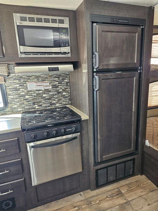 Used 2018 FOREST RIVER SONOMA 240BHS