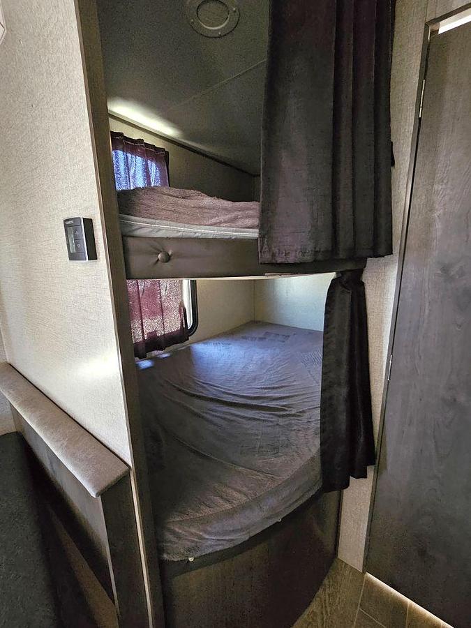 Used 2021 JAYCO JAY FLIGHT SLX 264BH