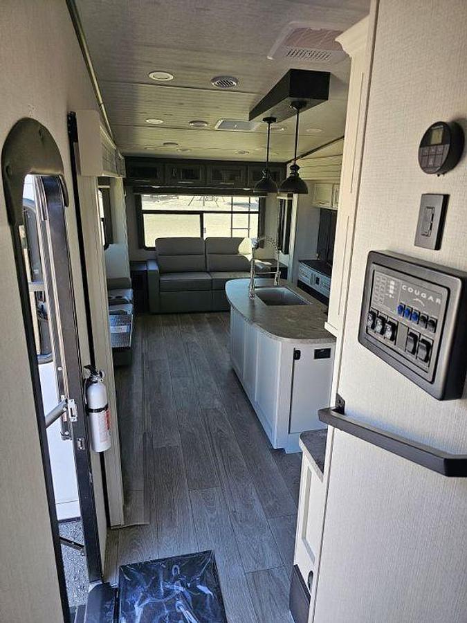 2025 Keystone RV Cougar Half-Ton 29RLI