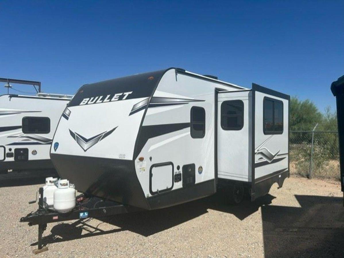 2025 Keystone RV Bullet Classic Travel Trailers 1840RB