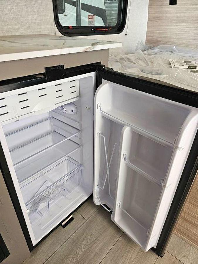 2025 KZ RV Sportsmen Classic 130BH