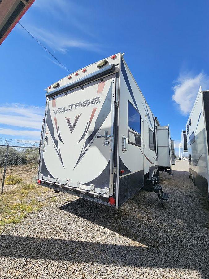 Used 2012 DUTCHMEN VOLTAGE V3905