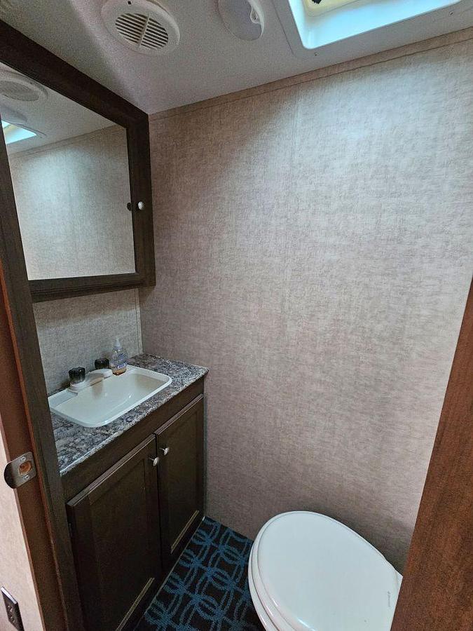 Used 2016 Keystone RV HIDEOUT 308BHDS