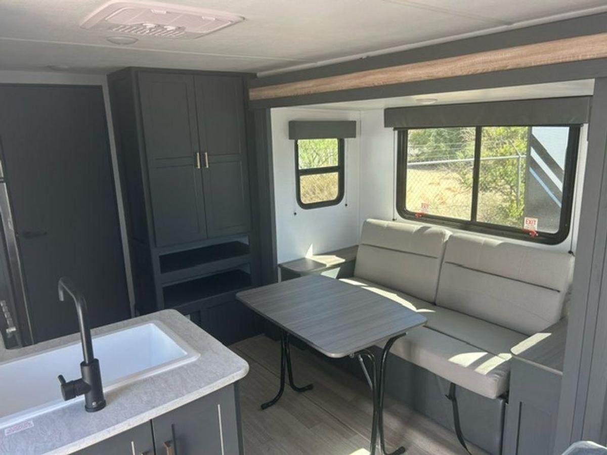 2025 Keystone RV Bullet Classic Travel Trailers 1840RB