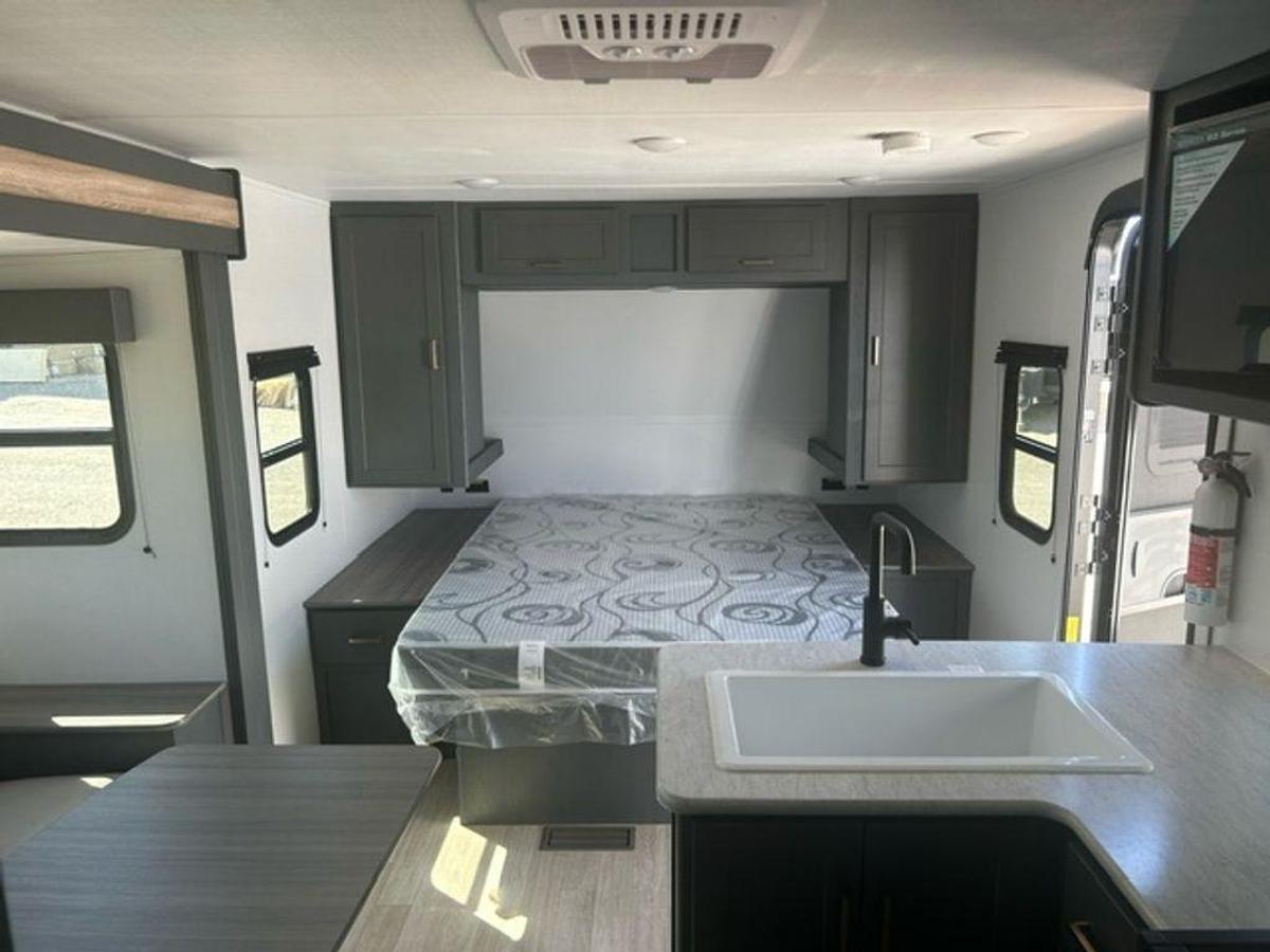 2025 Keystone RV Bullet Classic Travel Trailers 1840RB