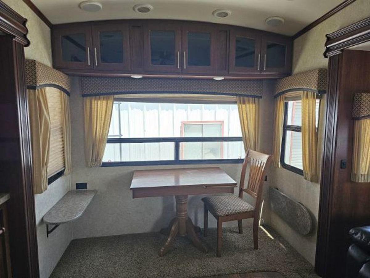 Used 2015 Forest River Wildcat 275CKX