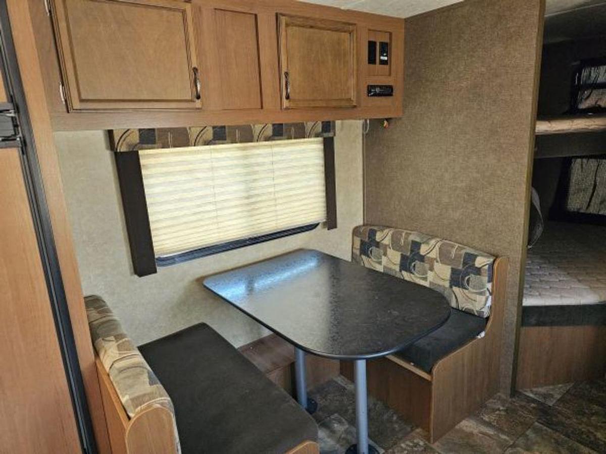 Used 2014 Starcraft Launch Ultra Lite 26BHS