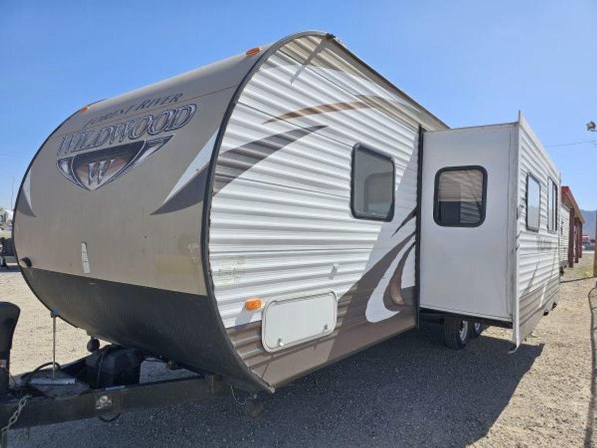 Used 2015 Forest River Wildwood 28DBUD