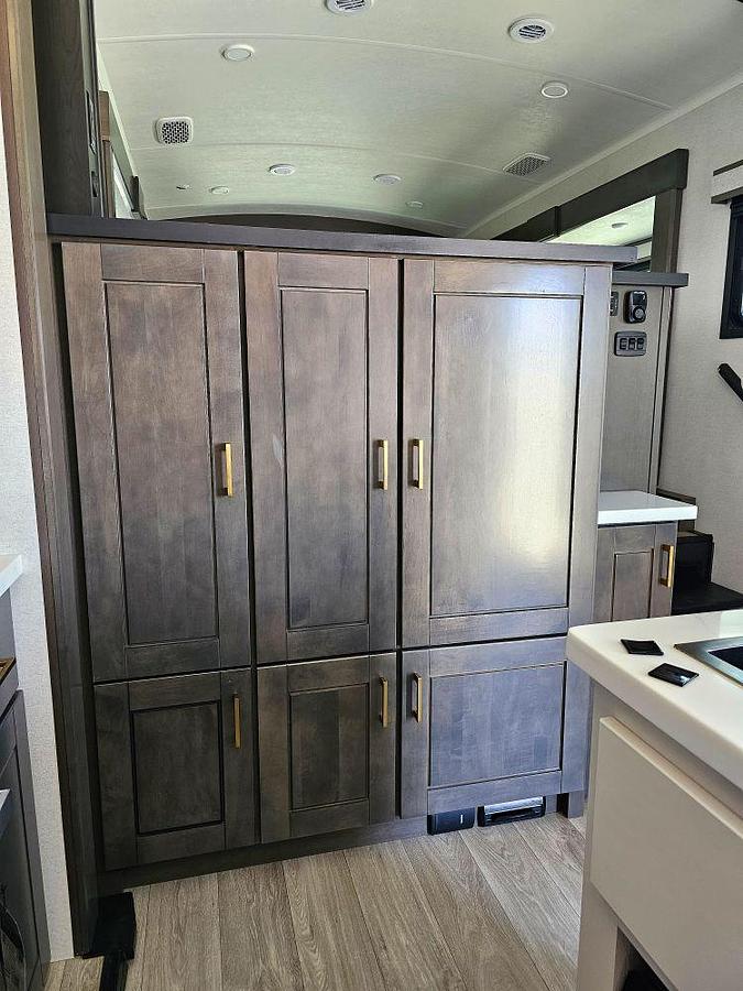 2027 HEARTLAND BY JAYCO BIGHORN 39FL