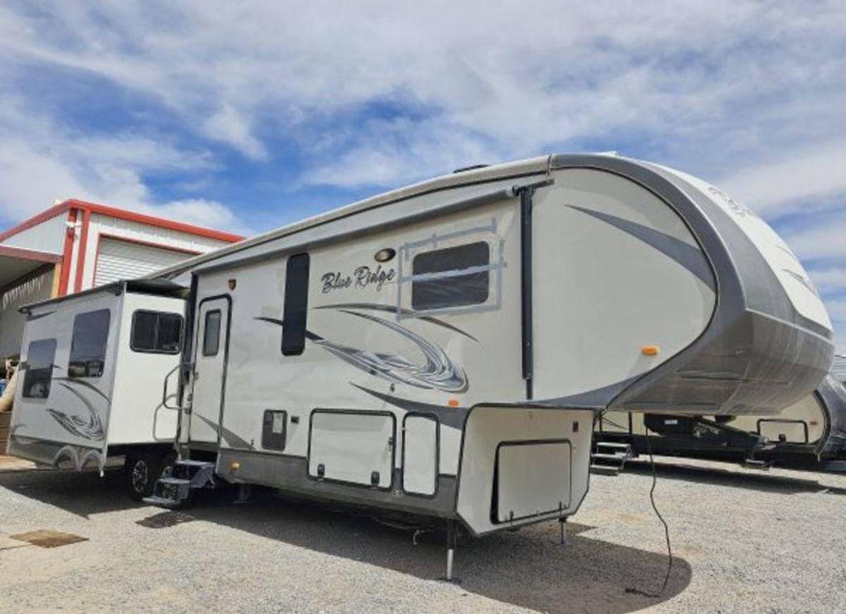 Used 2014 Forest River Blue Ridge 3775RL