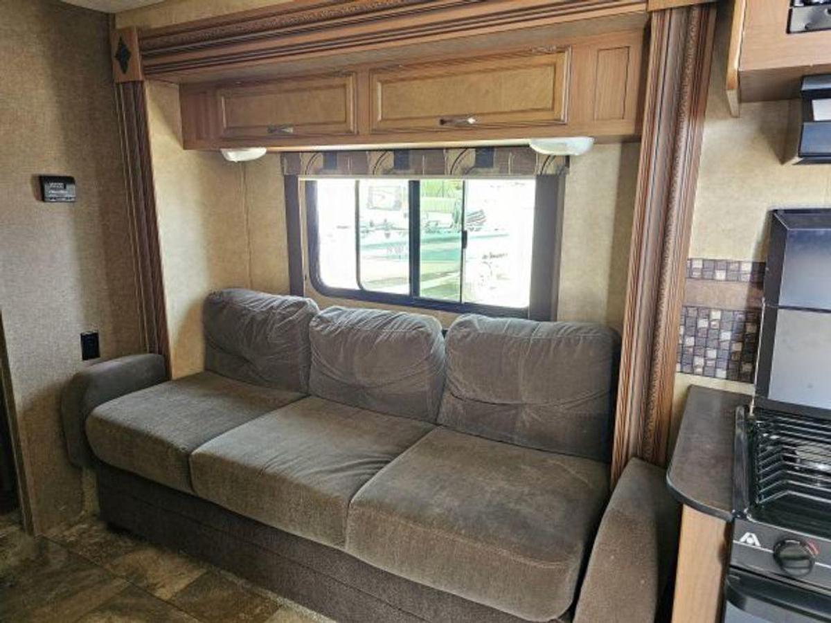 Used 2014 Starcraft Launch Ultra Lite 26BHS