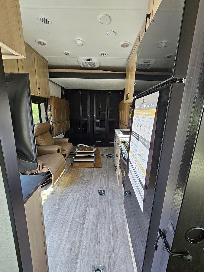 2027 HEARTLAND BY JAYCO CYCLONE 2214