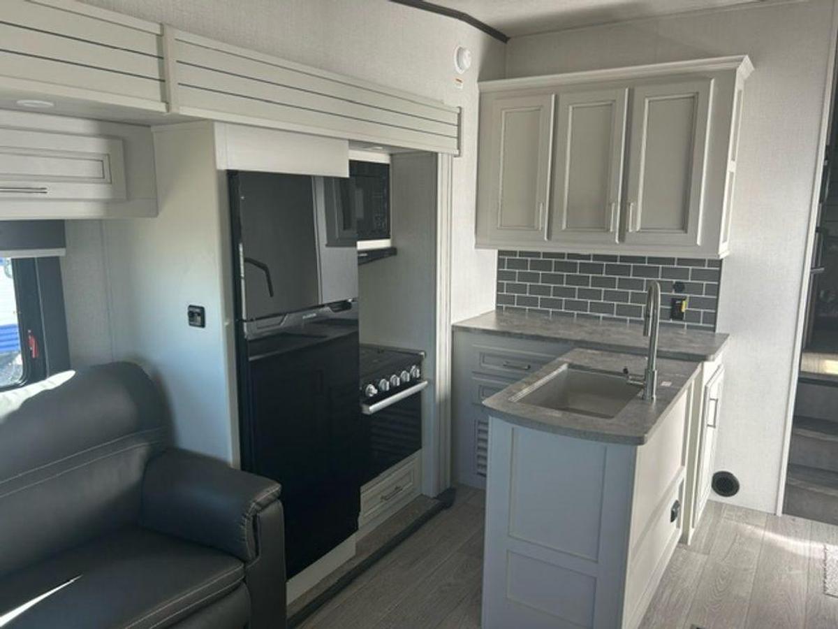 2025 Keystone RV Cougar Half-Ton 27SGS