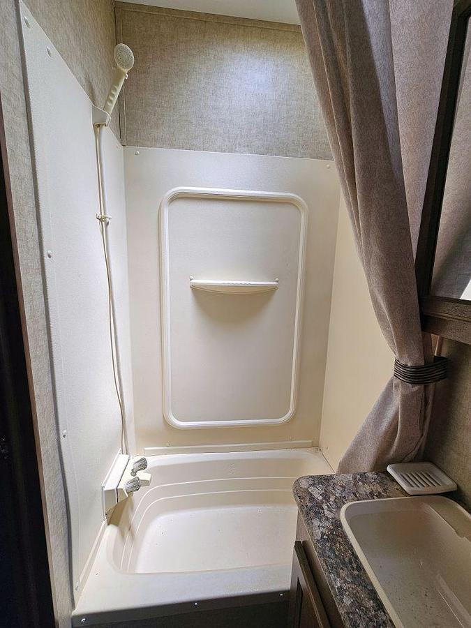 Used 2016 Keystone RV HIDEOUT 308BHDS