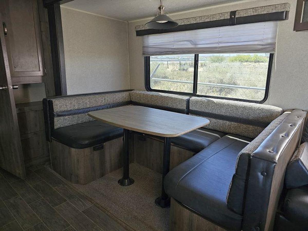 Used 2020 FOREST RIVER PALOMINO PUMA 32RBFQ