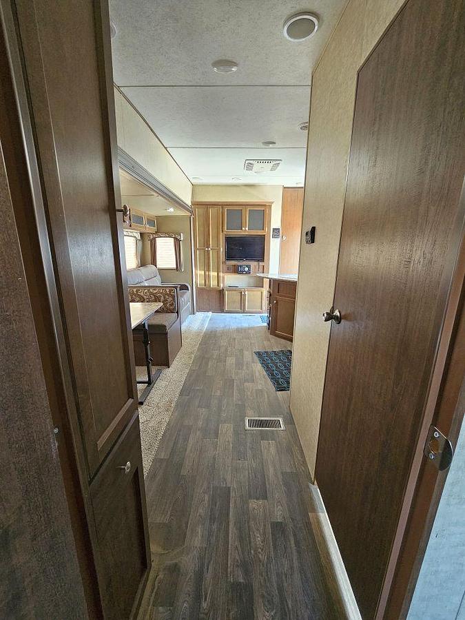 Used 2016 Keystone RV HIDEOUT 308BHDS
