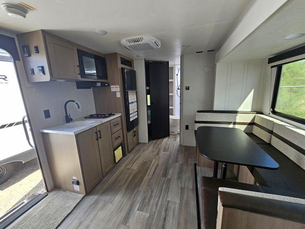 2027 HEARTLAND BY JAYCO PROWLER 1802MBS