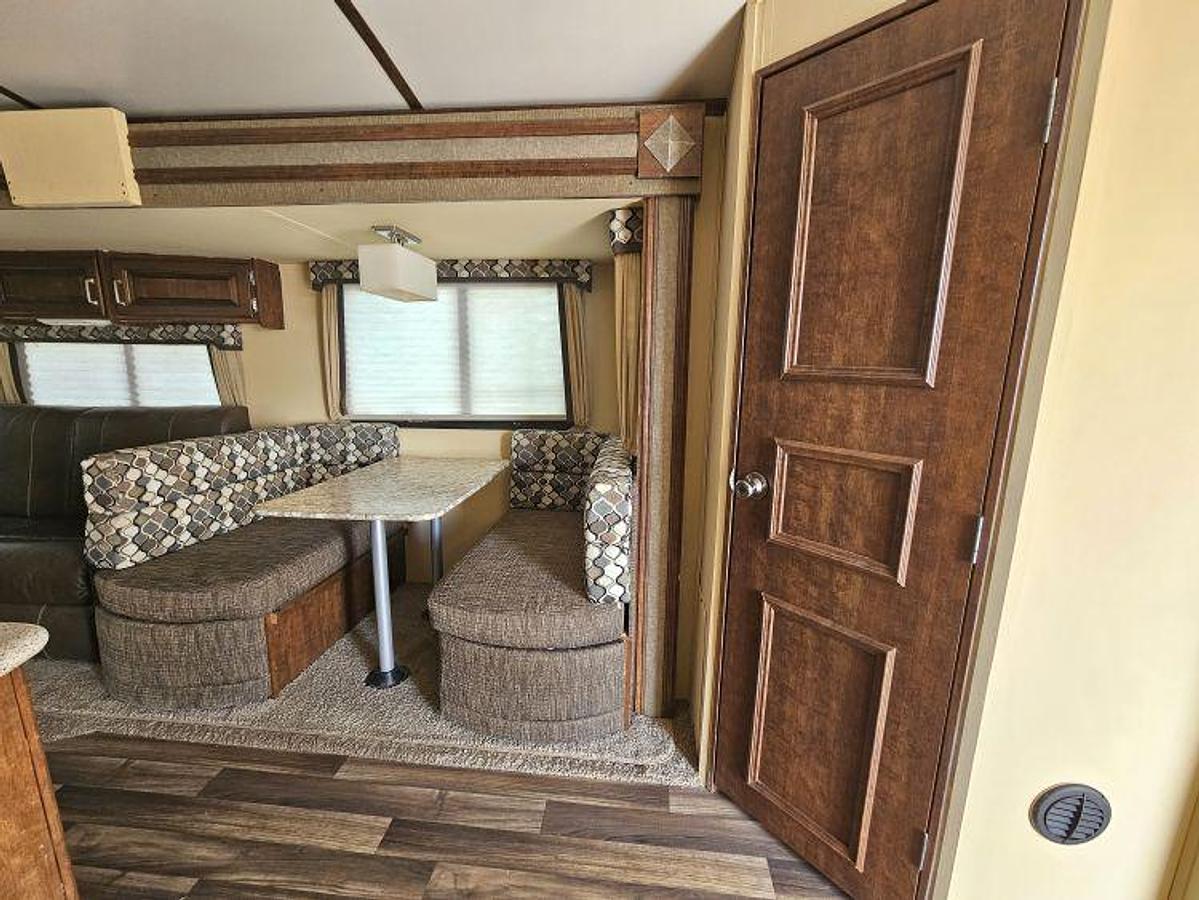 Used 2016 Keystone RV OUTBACK 326RL